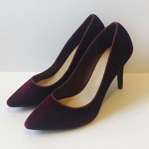 Apt. 9 Editor Heels Velvet Wine Size 7.5